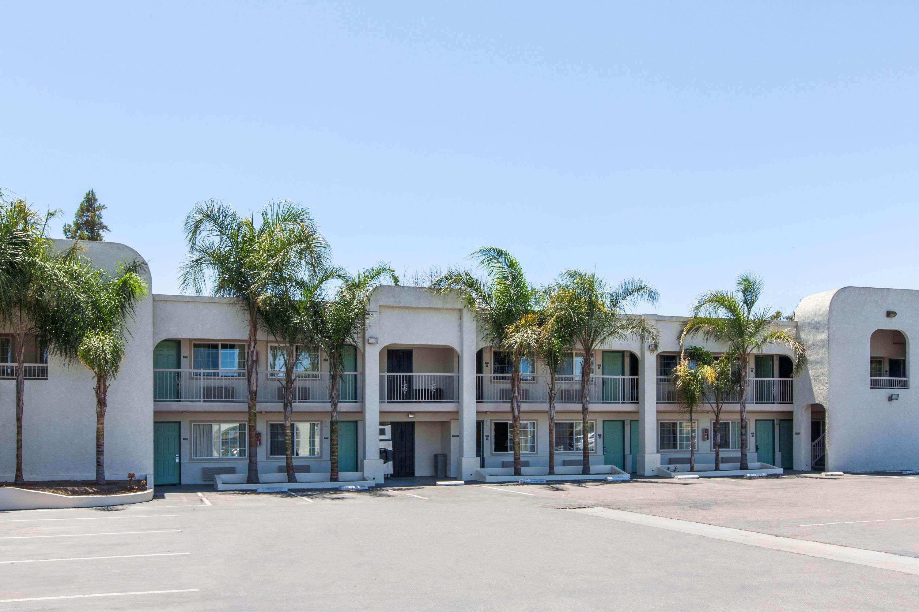 Travelodge By Wyndham Los Banos Ca Екстер'єр фото