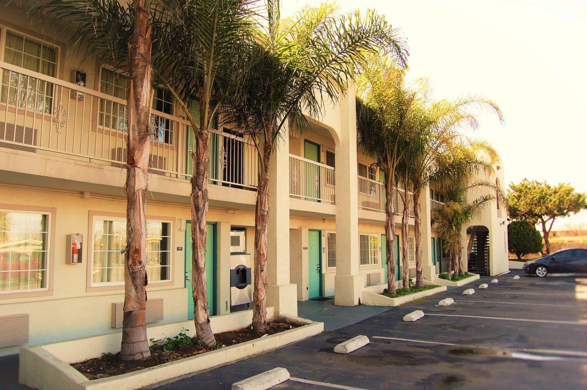 Travelodge By Wyndham Los Banos Ca Екстер'єр фото