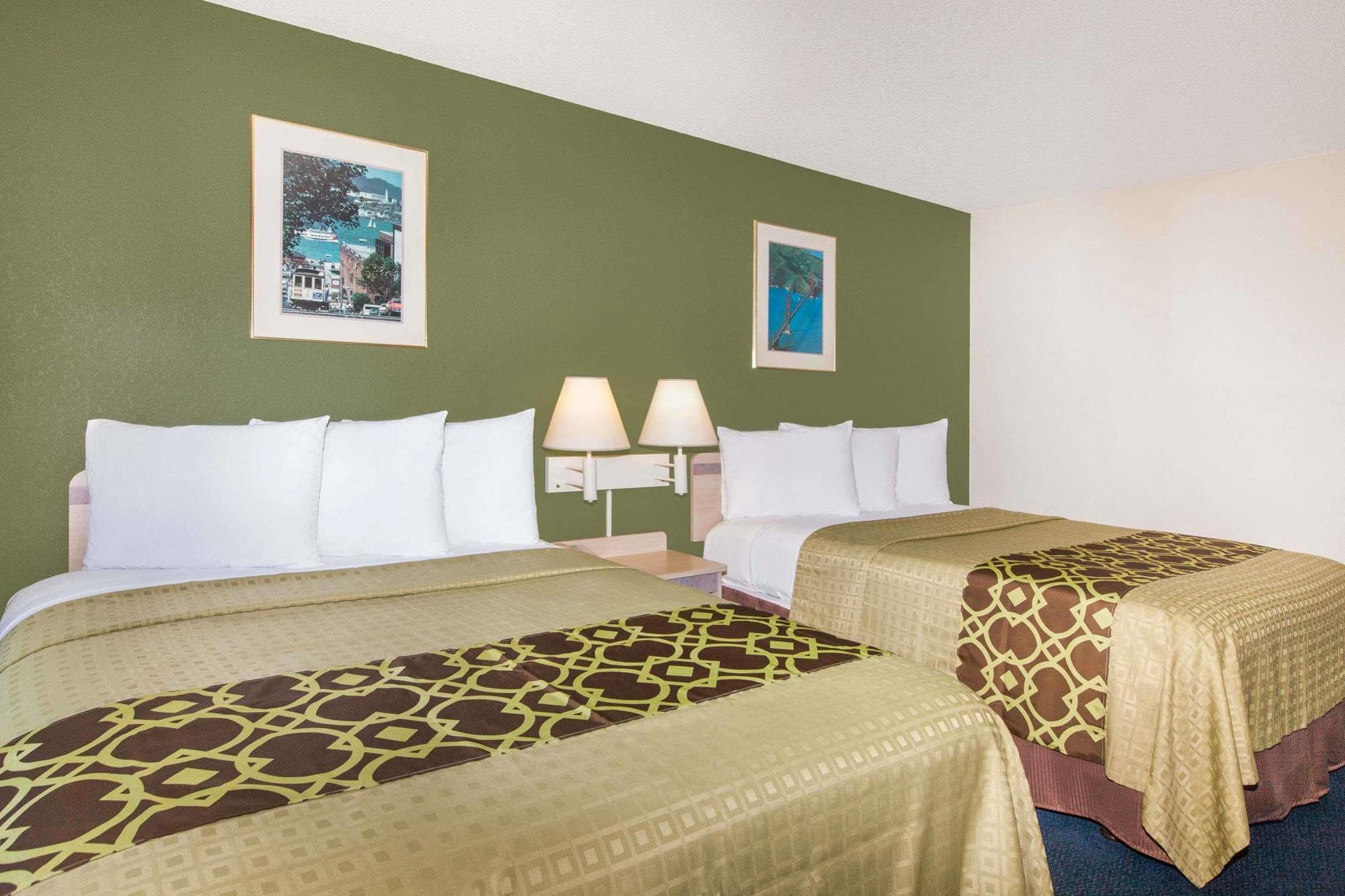 Travelodge By Wyndham Los Banos Ca Екстер'єр фото